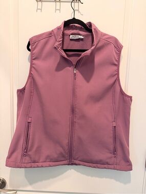 Outdoor Ventures Women's Softshell Fleece Lined Vest
Purple Size 2XL